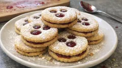 Spitzbuben (Linzer Augen) mit Himbeerkonfitüre – mürb, nussig und gelingsicher