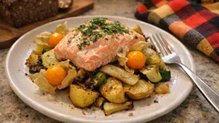 Ofenlachs vom Blech mit Kartoffeln, Fenchel & Zucchini – saftig und ganz unkompliziert