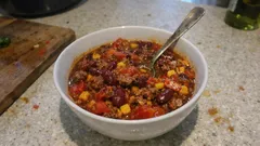 Chili con Carne mit Mais – schnell gekocht, herzhaft und perfekt für den Feierabend