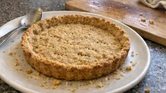 Mürbeteig-Tortenboden mit Vollkorn: knusprige Basis für Obst, Creme & Co.