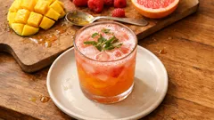 Mango-Himbeer-Mocktail mit Grapefruit: fruchtig, frisch und in 10 Minuten gemixt