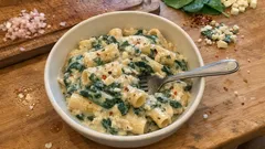 Cremige Gorgonzola-Spinat-Sauce mit Chili – perfekt zu Pasta, Gnocchi oder Tortellini