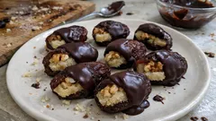 Gefüllte Datteln in Zartbitter – mit Walnuss-Marzipan, ganz ohne Backen